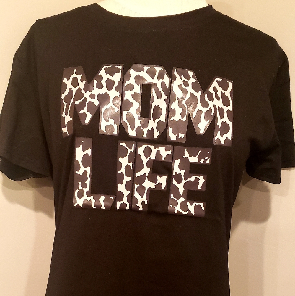 Mom Life tee